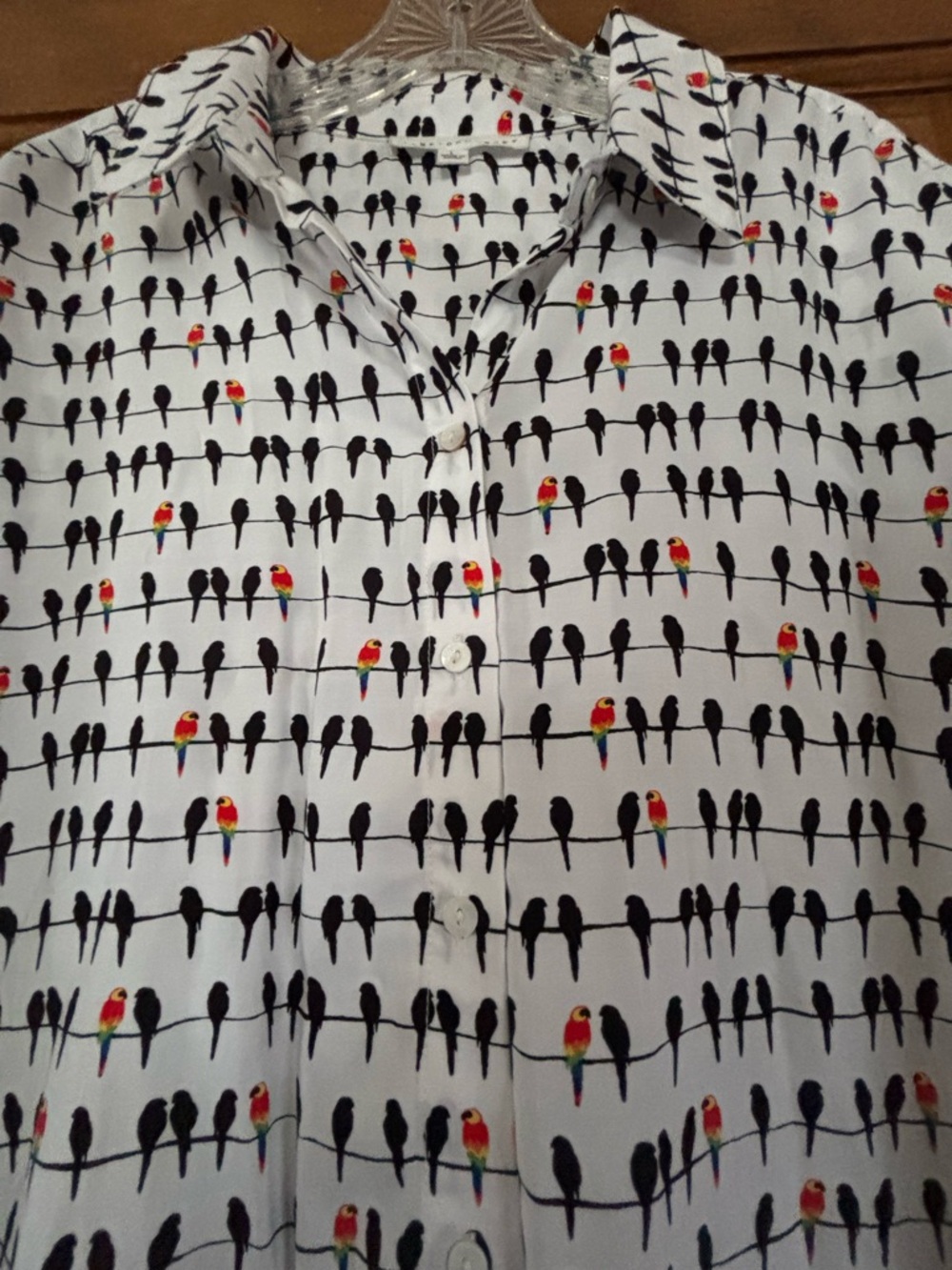 NWOT Jane and Delancey White Button-Down Shirt with Multicolor Parrot Print - Picture 2 of 5